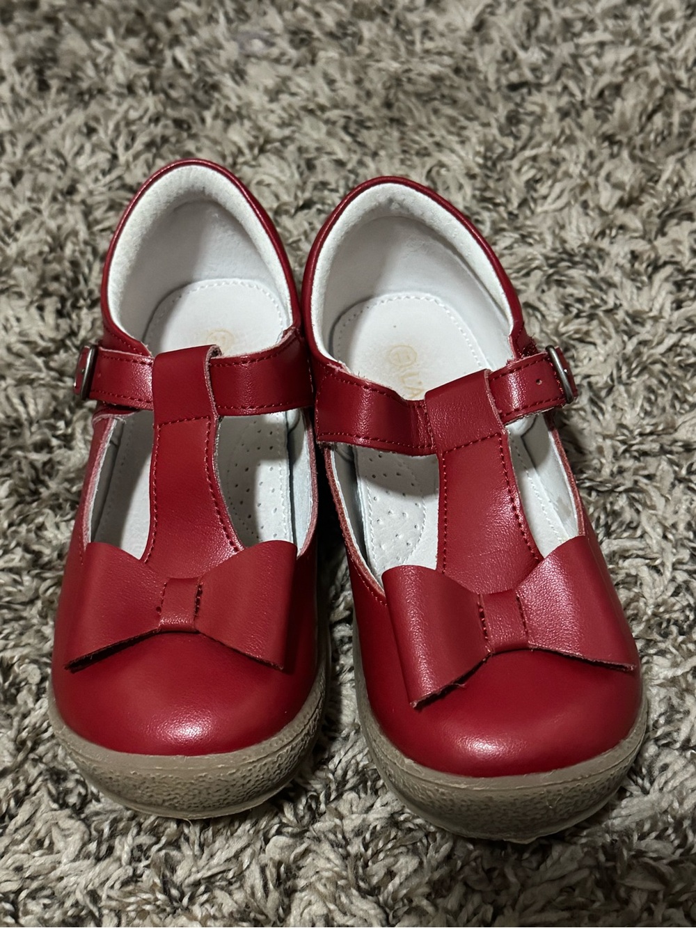 L’amour Emma classic bow t straps size 11